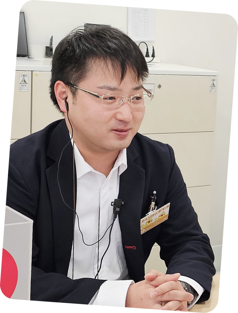 お客様と話しているドコモショップ店員